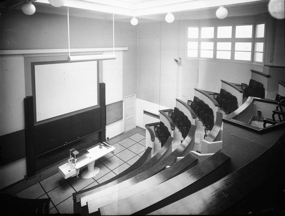 Amphi de l'Institut de médecine légale et de médecine sociale de Lille dans les années 30 (Association du musée hospitalier régional de lille) Amphi de l'Institut de médecine légale et de médecine sociale de Lille dans les années 30 (Association du musée hospitalier régional de lille)
